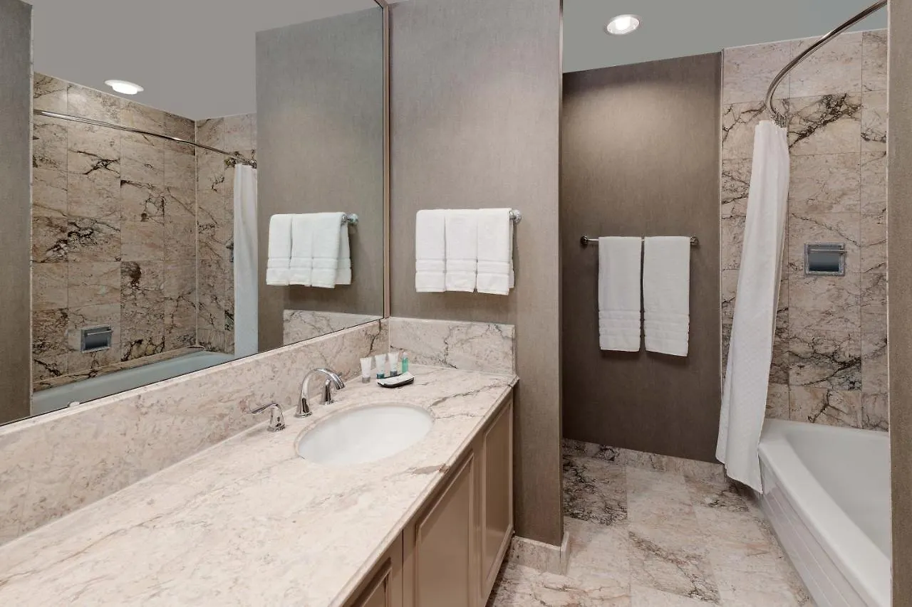 The Westin Calgary Hotel 4*,
