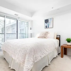  Apartment Upscale & Modern 2bd + Den 2ba Heart Of Downtown! Canada