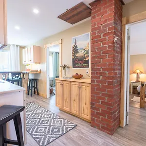 Craftsman's Loft - Heritage Charm - Ac - 5 Min Dt Apartment